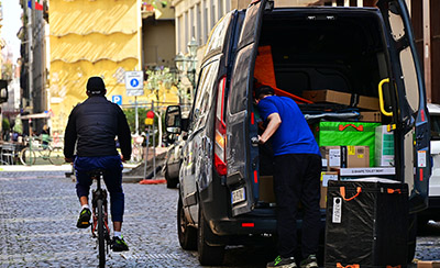 van delivering parcels