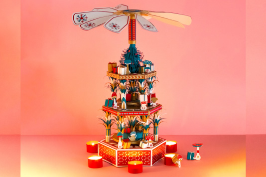 Curious and Keaykolour paper designed Christmas tree