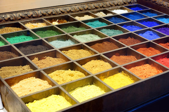 Display of various pigments