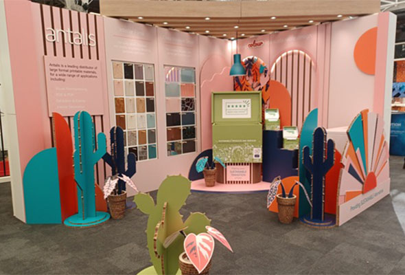 reused stand print show first view