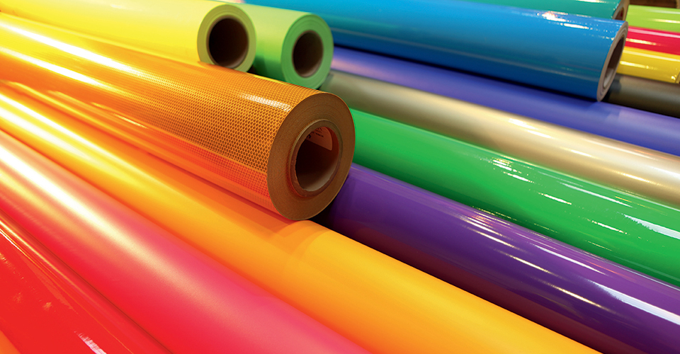 Bobines de films vinyles de différentes couleurs