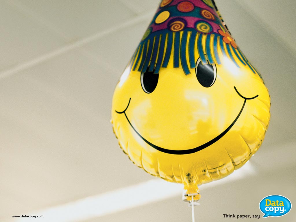 Ballon jaune avec émoticône smiley + logo Data Copy