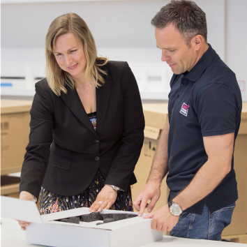 our-experts-at-your-service-354x354px-2.jpg