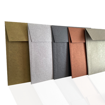 Enveloppe Curious Alchemy - Enveloppe de creation avec effet metal patine mat- Enveloppe de communication - disponible en 5 coloris - Antalis