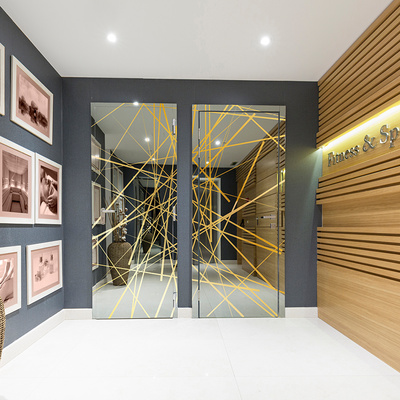 Film PVC monomère adhésif  Avery 500 ultrabrillant Autocollant polyester gold 25µm 1230mm x 50.00m adhésif permanent 500GOLD/1.23