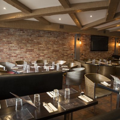 Mise en œuvre - Films de rénovation - Coala Interior Film Effet Pierres Naturelles - W7 - Antalis