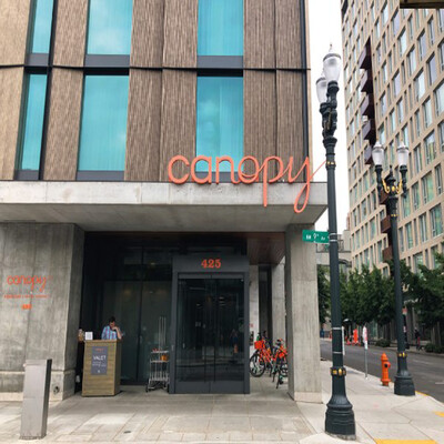 Contravision Dual Colour - Film perforé noir pour signalétique rétroéclairée bicolore