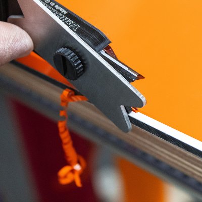 Cutter avec Guide de coupe pour découpe de bord de fenêtre