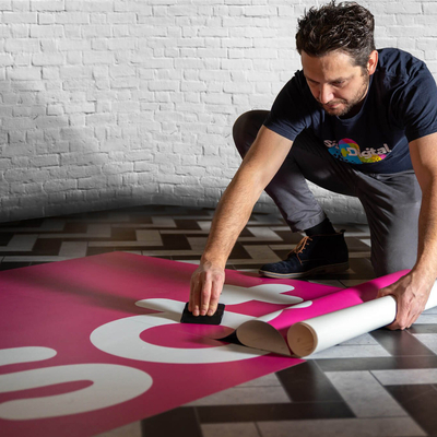 adhésif en rouleaux pour jet d'encre Orajet 1663 brillant adhésif solvant enlevable blanc 165g 1370mm x 50m