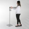 Distributeur de gel hydroalcoolique sur pied - Modèle simple en aluminium